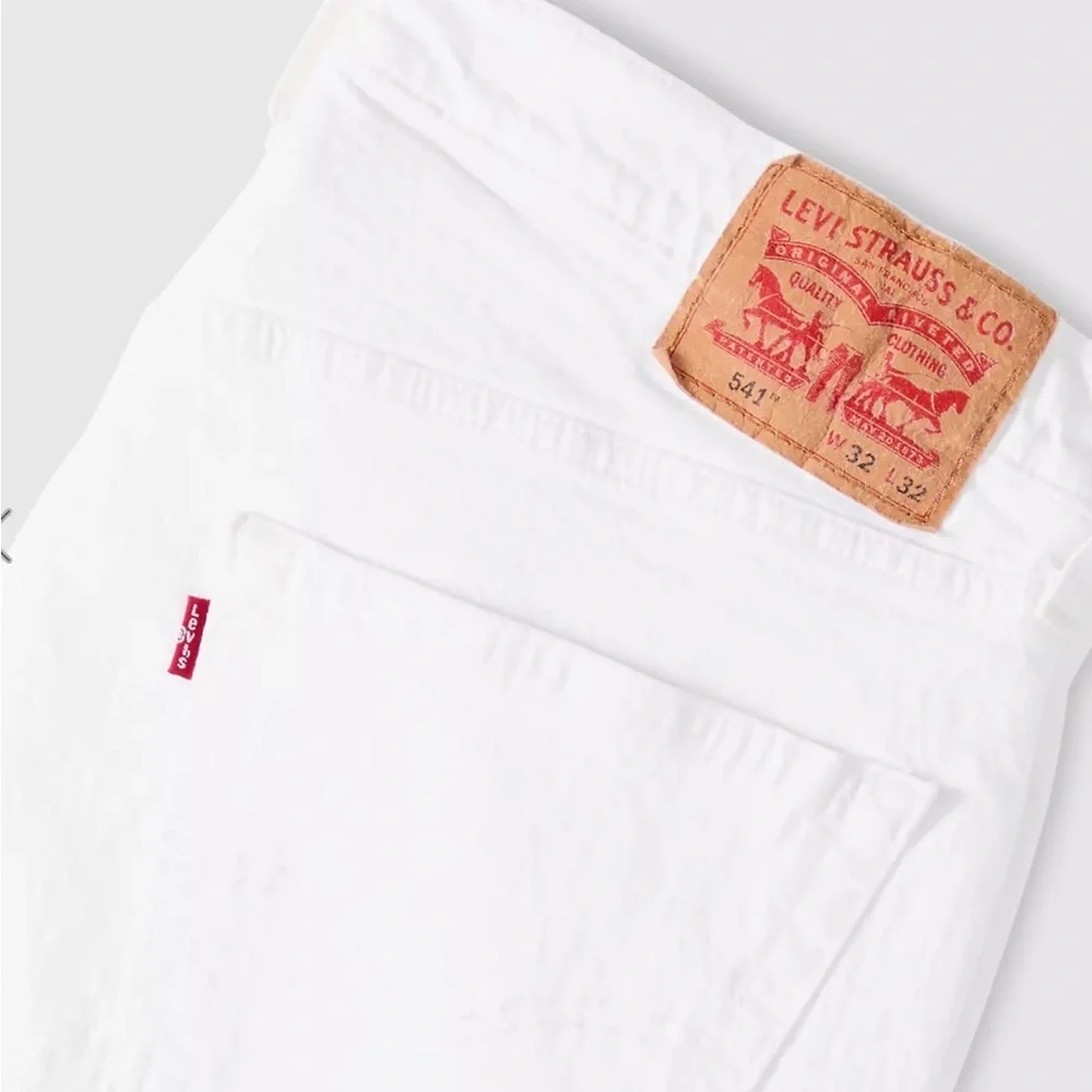 Levi’s 541 Athletic Tapered White Jeans-Size: 42x36